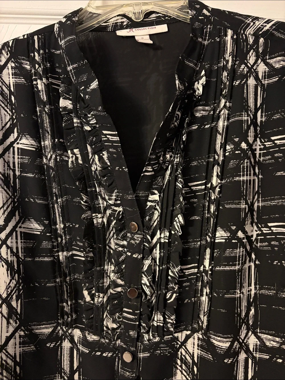 Black & White Patterned Button-Front Women’s Blouse